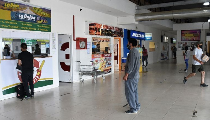 Los colectivos vuelven a salir desde la Terminal local