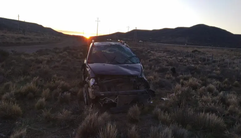 Vuelco vehicular en Ruta 12: Conductor ileso tras salir por sus propios medios