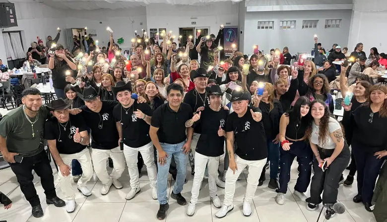 Exitoso Té Bingo Show organizado por Juan Curallan y el Club Atlético 132 Viviendas