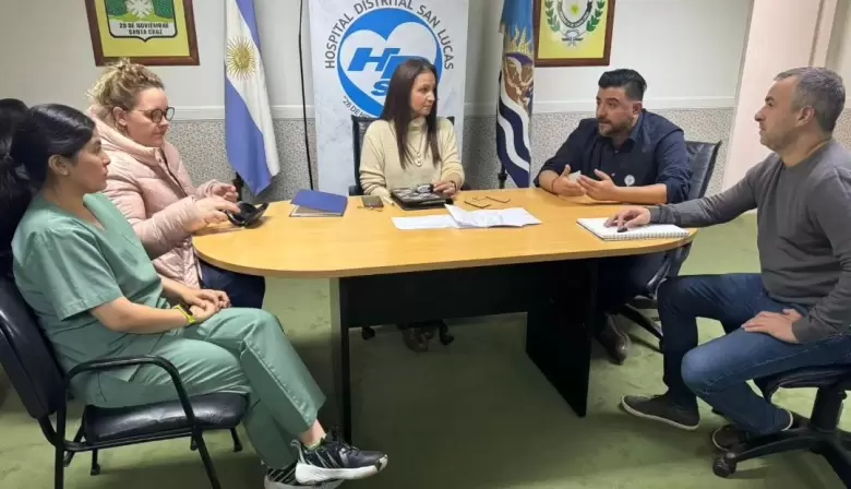 Varela recorrió centros asistenciales de 28 de Noviembre y Río Turbio