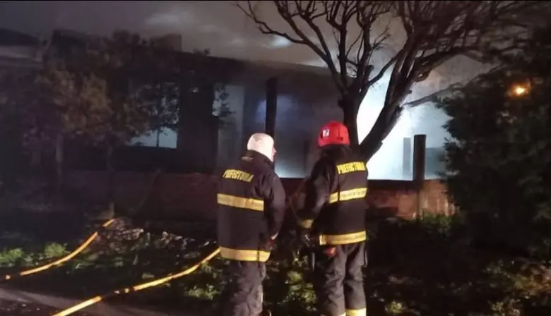 Puerto Deseado: grave incendio en una vivienda por un cigarrillo encendido