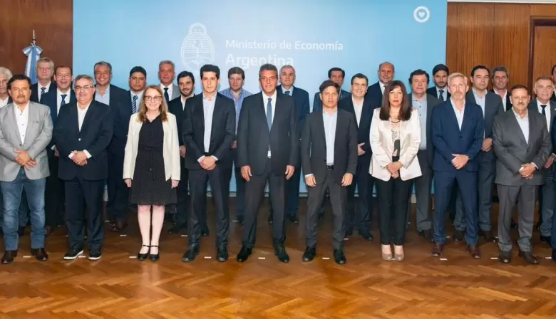 Alicia Kirchner y los gobernadores se reunieron con Sergio Massa