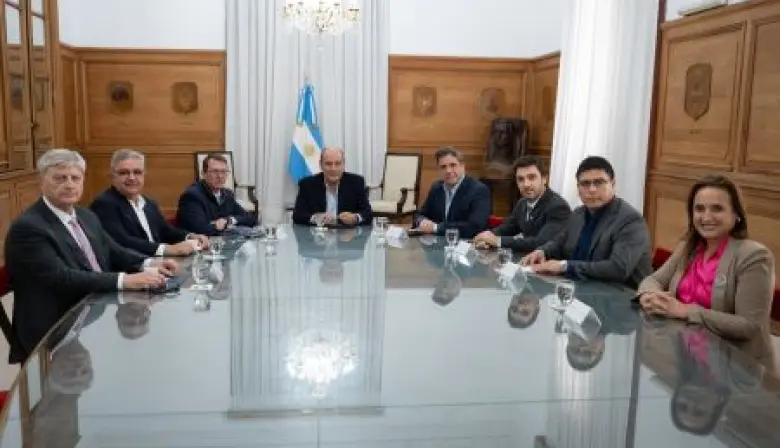 Gobernador Vidal en Buenos Aires: Santa Cruz exige federalismo real ante la crisis de distribución de fondos