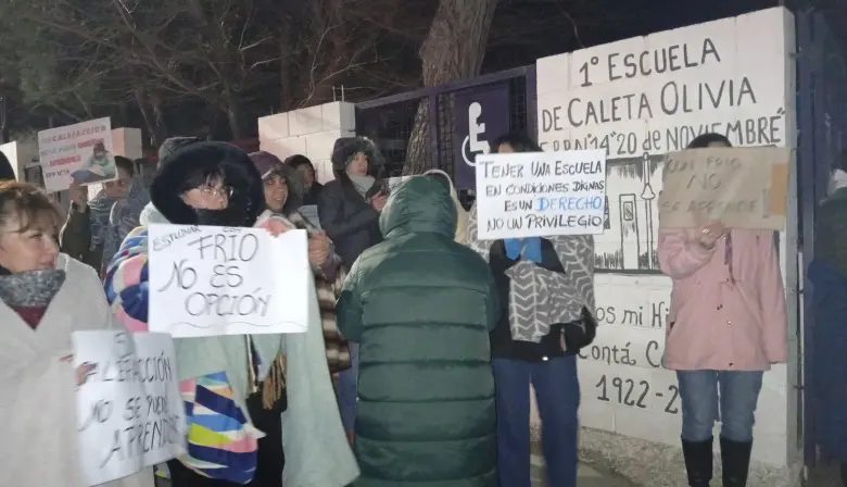 Frazadazo en la Escuela 14: familias y docentes reclaman calefacción y soluciones urgentes