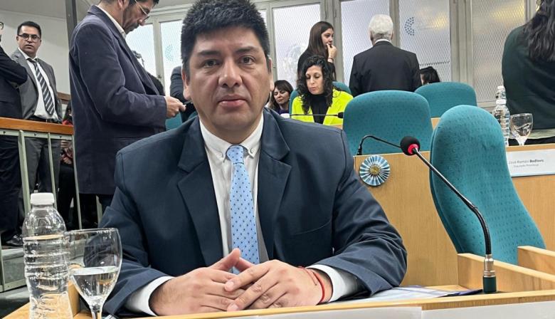 “YCRT no se vende, se defiende”: mensaje de diputado Godoy contra senadores Gadano y Carambia
