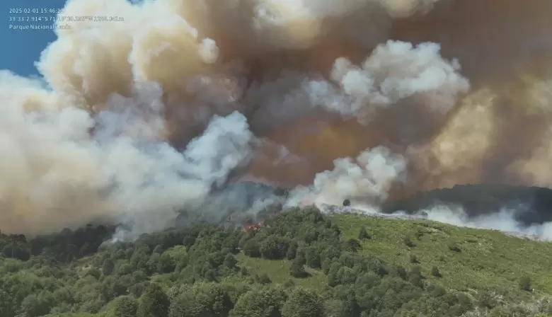 El fuego sigue avanzando: más de 30.000 hectáreas afectadas y focos aún activos