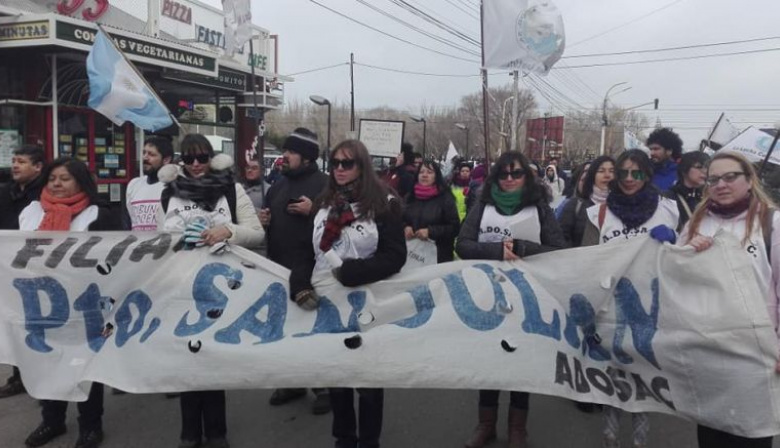 Sin paritarias docentes, ADOSAC va por otras 48 horas de paro