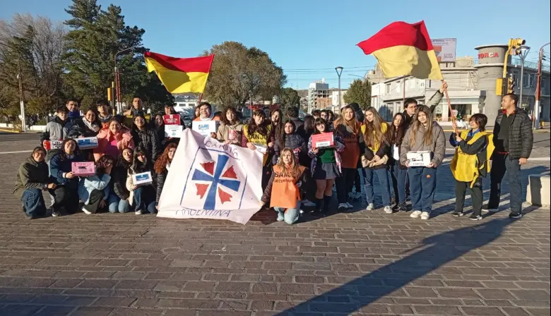 Alumnos del Colegio San José Obrero impulsan la Colecta Anual de Cáritas en Caleta Olivia