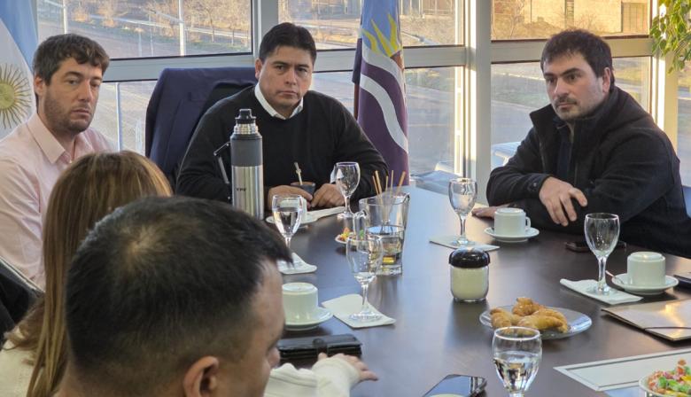 Claudio Vidal apuesta por Puerto Deseado: más empleo y competitividad para el puerto