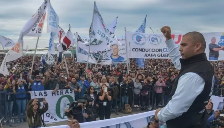 Güenchenen lanza paro total a contratistas de YPF por incumplimiento de salarios