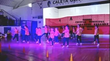 Escuelas de Danzas Urbanas de la región se unen este sábado en el Complejo municipal para un espectáculo único