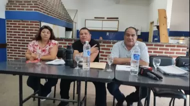 Julián Carrizo brindó conferencia luego de la fallida convocatoria a delegados