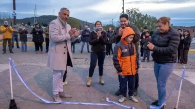 Inauguran pavimento intertrabado en otras tres calles de Cañadón Seco