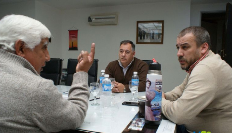 Asume nuevo juez de Defensa al consumidor y firma acuerdo con La Anónima