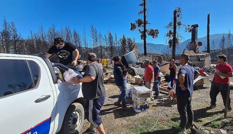 Comenzó la distribución de los alimentos recolectados por petroleros para los damnificados de la Comarca Andina