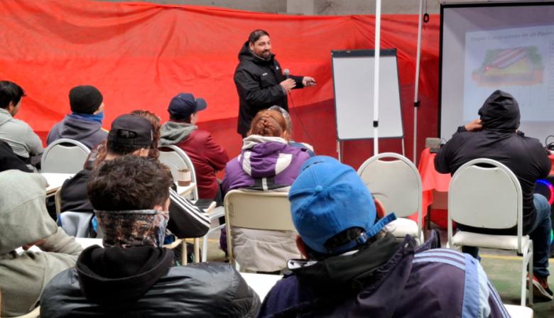 Pavimentación con adoquines: curso práctico en articulación entre PCR y el Municipio