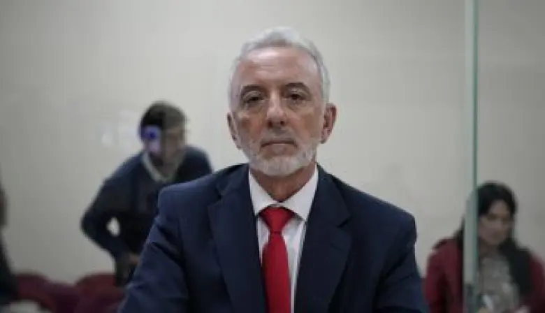 Juez Bailaque renuncia tras escándalo: imputado en causas graves