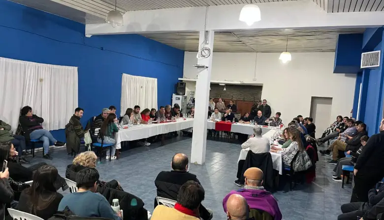Comité provincial de UCR alertó que integrar el frente con Vidal será la "disolución" de la identidad partidaria