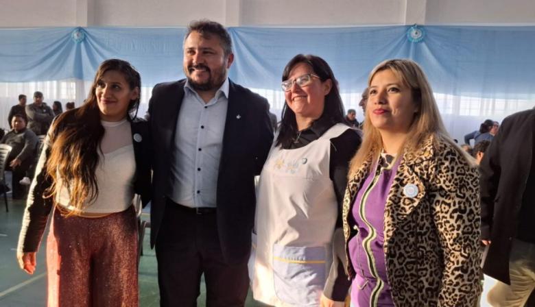 El intendente Carrizo acompañó a los alumnos de la Escuela N.º 57