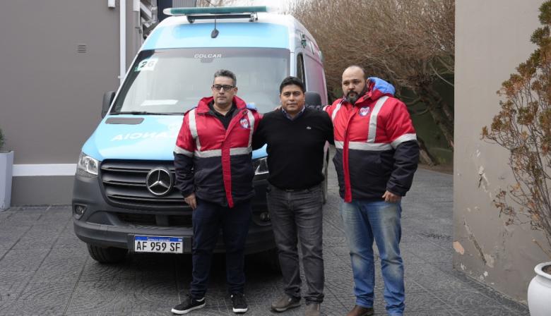 Claudio Vidal entregó ambulancias de última generación para emergencias médicas