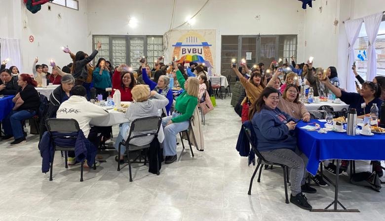 Éxito total en el Té Bingo Show del Barrio Unión: vecinos, sorteos y compromiso comunitario en Caleta Olivia