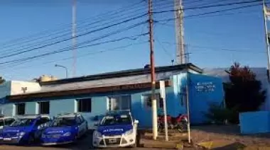 Jóvenes son detenidos por causar disturbios durante la madrugada