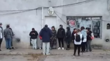 Trabajadoras del Potenciar Trabajo levantaron la toma de "Seguridad y Vigilancia"