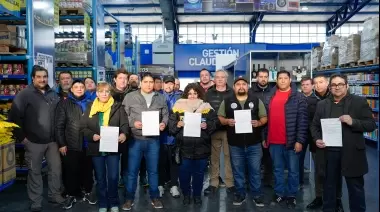 Vidal amplió la cobertura de las proveedurías a las familias de 11 entidades sindicales