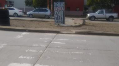 La pintura de la senda peatonal en la Eva Perón duró dos días