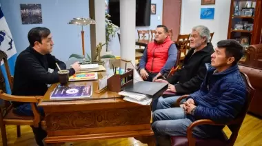 Choferes autoconvocados piden aumentar la flota de taxis en la ciudad