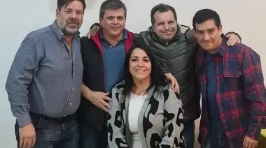 Leguizamón se reunió con candidatos a intendentes del frente Por Santa Cruz en Piedrabuena