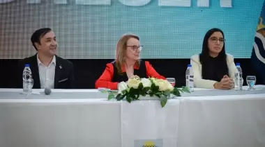 Pablo Grasso participó de entrega de viviendas del IDUV