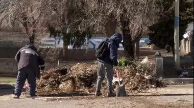 Se ejecutó un nuevo operativo de limpieza en los barrios Gobernador Gregores y 2 de Abril