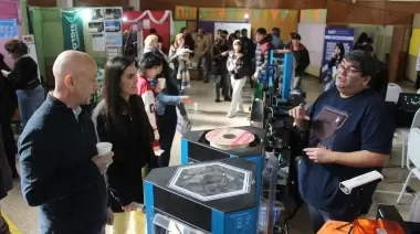 Tania Sasso continua en su campaña como diputada nacional y apuesta a la diversificación productiva para santa cruz