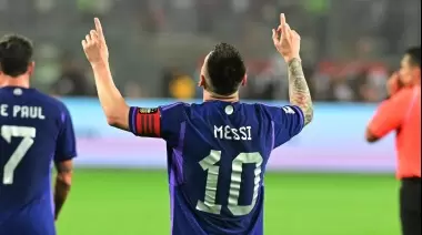 Argentina aumentó su dominio en Perú con un Messi en esplendor