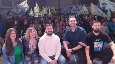 Georgión cerró su campaña con lleno total, y se perfila como el próximo Intendente de Pico Truncado