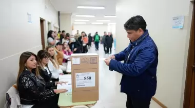 Votó Claudio Vidal en Río Gallegos
