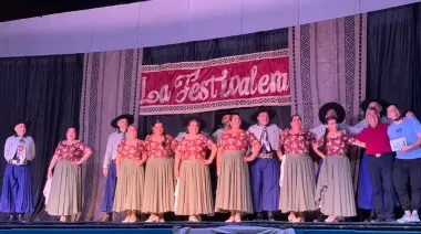 Bailarines de la región brillaron en la Peña Folklórica “La Festivalera”