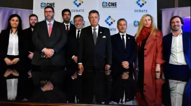 La CNE se reunió con los apoderados de UxP y LLA para "preservar la convivencia democrática"