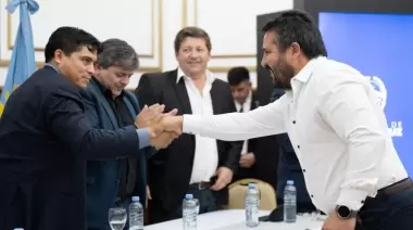 Carrizo se comprometió a mantener las escuelas