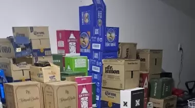 Desmantelan red de venta clandestina de alcohol