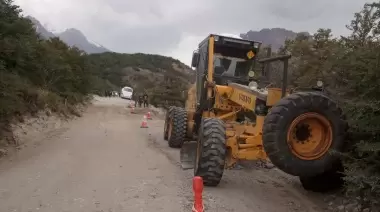 Trabajos para rehabilitar la Ruta Nº 41 hacia Lago del desierto