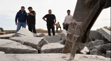 Avanza el plan municipal de bacheo en la costanera