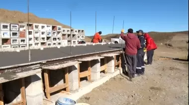 Avanzan los trabajos de construcción en el cementerio local