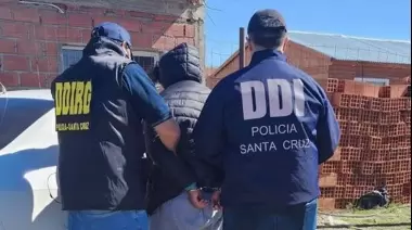 Detienen a presunto distribuidor de pornografía infantil