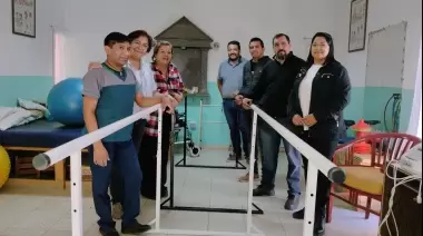 Donación de material para rehabilitación al hogar de ancianos
