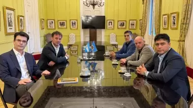 Vidal encabeza diálogo sobre el destino de YCRT con intendentes y funcionarios nacionales