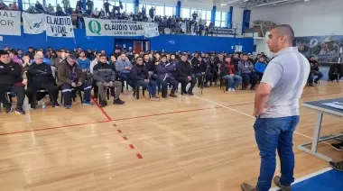 Güenchenen convoca a un paro total en protesta contra retirada de YPF