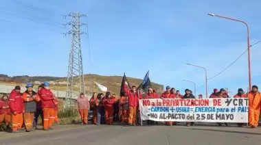 Trabajadores de YCRT se movilizan por el resguardo de la empresa estatal