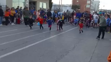 Gran cantidad de niños rindieron homenaje a los Héroes de Malvinas